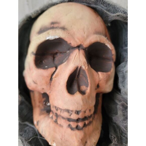 Styrofoam AS IS grim reaper hanging head skeleton red Halloween prop decor - Picture 4 of 16